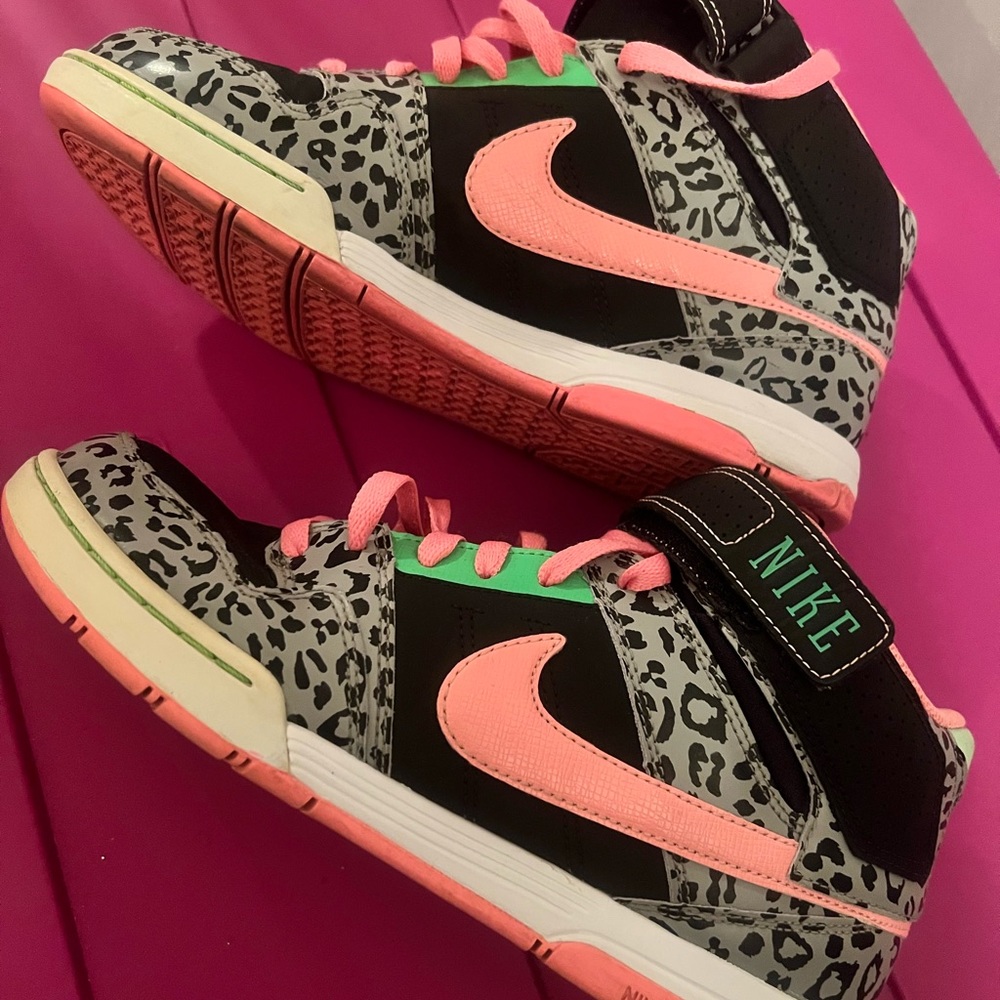 NIKE Air Leopard & 💗Pink/Green Hi-Tops 💚